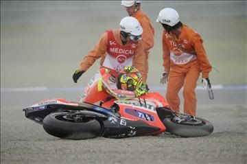Valentino Rossi Crash MotoGP Motegi 2011