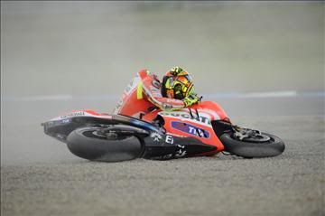 Valentino Rossi Crash MotoGP Motegi 2011