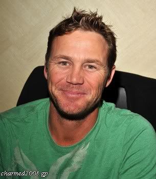 http://i1015.photobucket.com/albums/af279/SacyLyssPhoebe/normal_brian_b_hq_01.jpg?t=1257683036