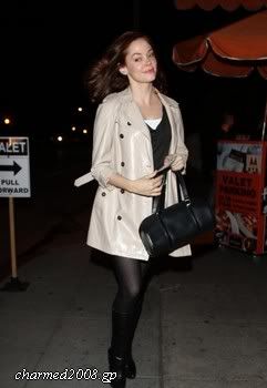 http://i1015.photobucket.com/albums/af279/SacyLyssPhoebe/normal_rose_e_hq_10-1.jpg?t=1257682961