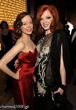 http://i1015.photobucket.com/albums/af279/SacyLyssPhoebe/normal_rose_g01_d_hq_01.jpg?t=1258394585